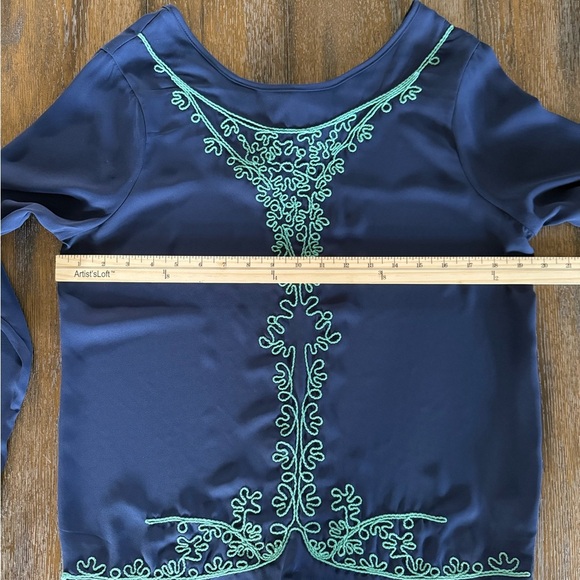 Buttons Women’s Navy Blue Blouse with Green Embroidery Size M - Picture 3 of 8